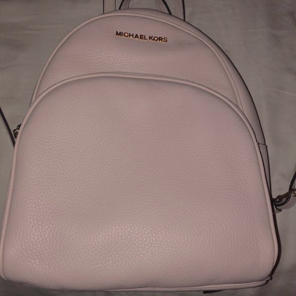 Brand New Michael Kors Abbey Medium Pebbled Leather Backpack